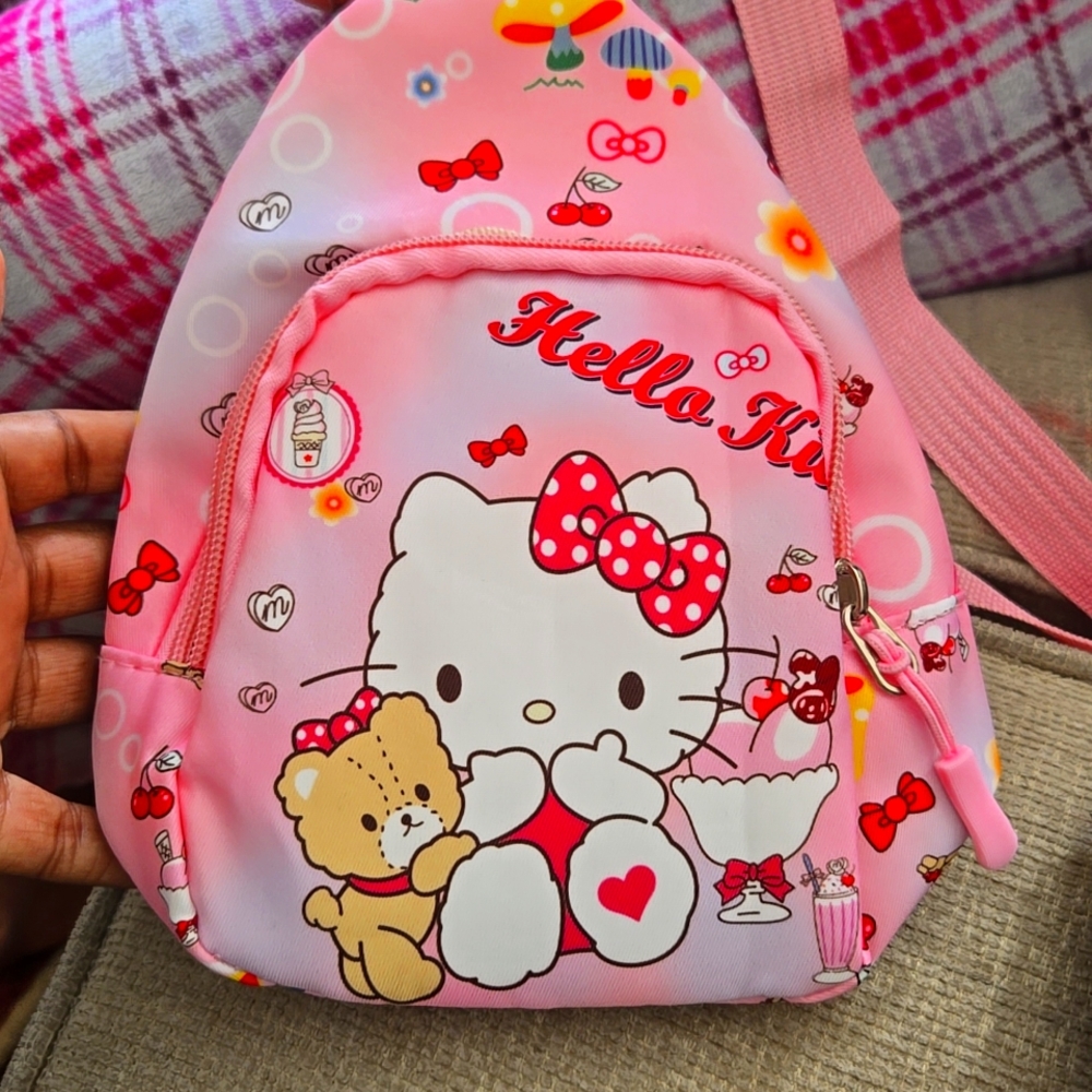 A hello kitty cute pouch 👝